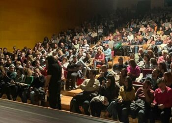 El televisivo monologuista J.J. Vaquero logra el lleno absoluto en Villares