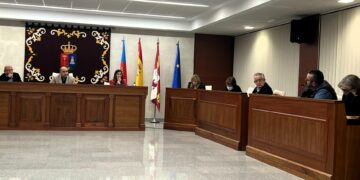 Villares invertirá 20.000 euros en la instalación de una carpa de colores que cubrirá el patio del colegio