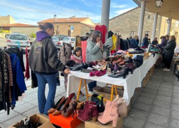 Los vecinos de Cabrerizos se vuelcan con la Asociación de Mujeres para ayudar a Médicos Sin Fronteras