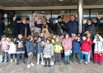 Los escolares de Infantil del CRA La Flecha disfrutan de la fiesta de la castañada