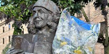 Salamanca homenajea a Carmen Martín Gaite en el 98 aniversario de su nacimiento
