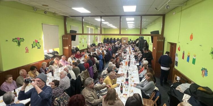 La tradicional comida de los mayores de Villamayor da el pistoletazo de salida a la fiestas navideñas