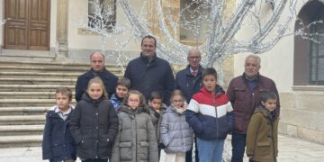 La Diputación entrega los premios del IX Concurso Infantil de Postales Navideñas