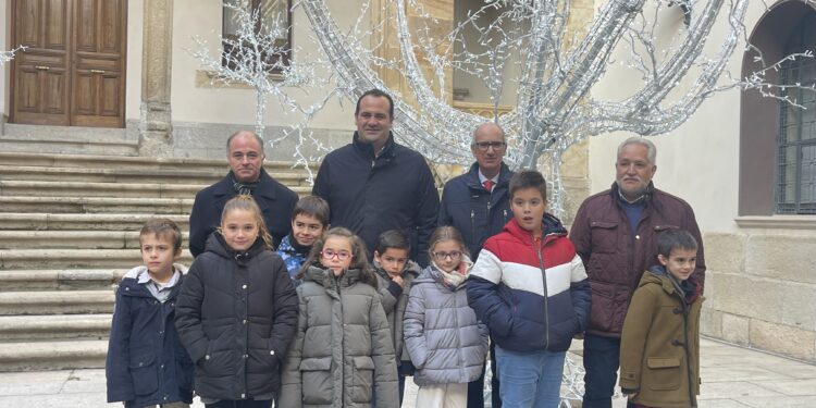 La Diputación entrega los premios del IX Concurso Infantil de Postales Navideñas