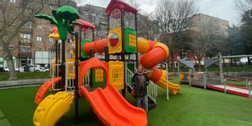 El Ayuntamiento instala nuevos juegos de la zona infantil del Parque Picaso