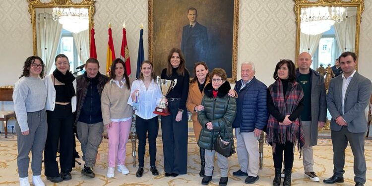 Homenaje a la haltera salmantina Marta García por el subcampeonato del mundo conquistado en México