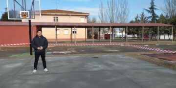 El Ayuntamiento repara y mejora las condiciones y la seguridad de la pista de baloncesto del Martín Gaite