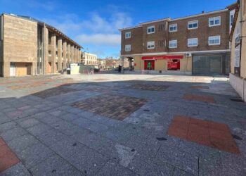 Finalizan las obras de renovación de las redes de abastecimiento y saneamiento y la peatonalización de la Plaza Mayor