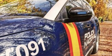 Herida una mujer de 37 años al caerle encima un semáforo en la Carretera de Ledesma