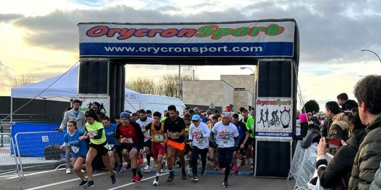 Alberto Bueno y Estefanía Tobal se imponen en la XIV San Silvestre de Villares