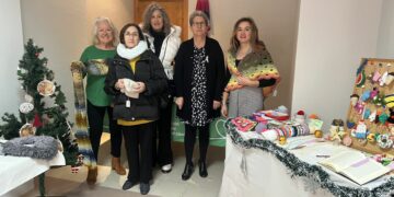 El mercadillo solidario de Tejemaneje abre las puertas a la Navidad en Villamayor