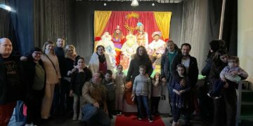 Melchor, Gaspar y Baltasar reciben a los más pequeños de Aldeatejada