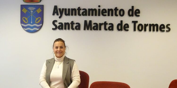 Santa Marta firma un covenio para facilitar a los mayores del municipio el acceso a tratamientos de fisioterapia