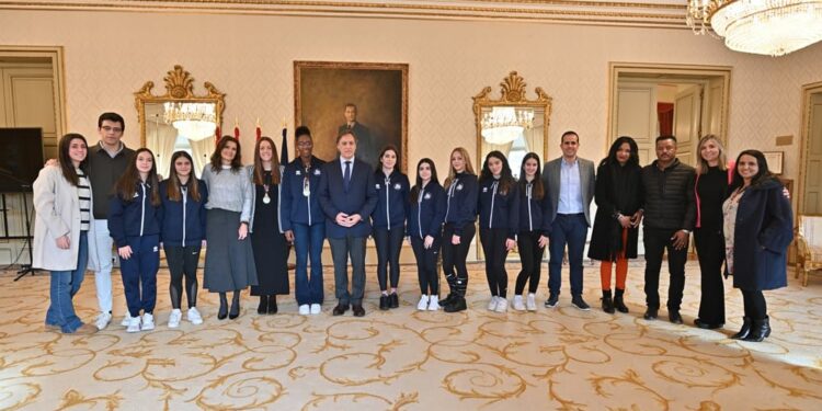 Homenaje a la pivot Angélica Nero y a la fisio Marta Gómez, campeonas de España de baloncesto con el combinado infantil