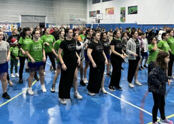 Villamayor se mueve al ritmo del gran baile familiar de Navidad