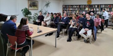 Sonsoles Sánchez-Reyes lleva ‘El alma en los viajes’ a Cabrerizos para iniciar las Fiestas de San Vicente