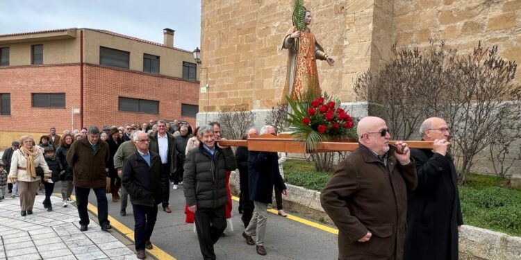 Cabrerizos reúne a los vecinos para honrar a San Vicente en su día de fiesta