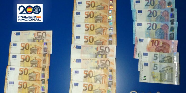 Detenida una mujer que engañaba a hombres de avanzada edad para robarles joyas y dinero