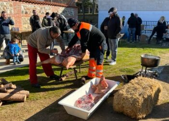 Doñinos nombrará a cuatro matanceros de honor en la XVI Matanza Tradicional el próximo domingo