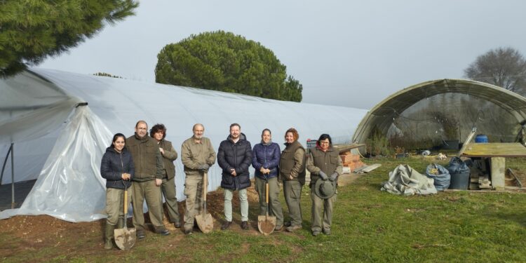 Los alumnos de la AFE de Horticultura y Jardinería de Santa Marta concluyen su formación con los trabajos de mejora del vivero municipal