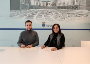 Nuevo convenio para que los mayores de Santa Marta accedan a los servicios de podología y odontología en el municipio a precios reducidos