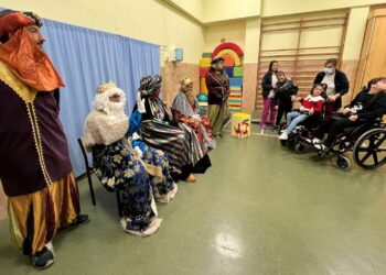 Los Reyes Magos llevan la ilusión a los niños de Aspace