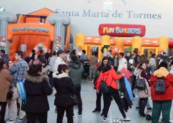 Los más pequeños tienen su espacio en las fiestas de San Blas con los hinchables instalados en el Pabellón ‘Fay’