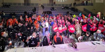 Los disfraces más originales lucen en la fiesta de Carnaval de Villares con dj y cámara 360º