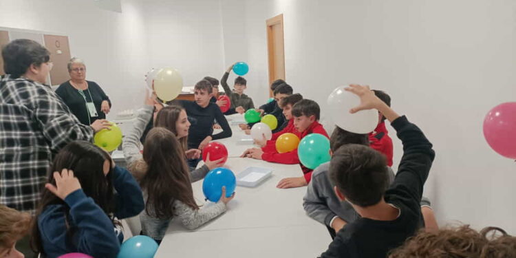 La ciencia llega a los niños a través de los programas de Ciudad de los Niños y Cibercarba