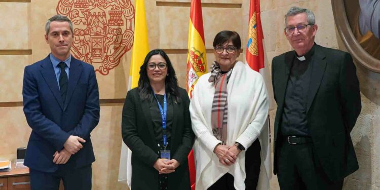 La UPSA firma acuerdos con IES Abroad y con la Universidad Católica de Honduras