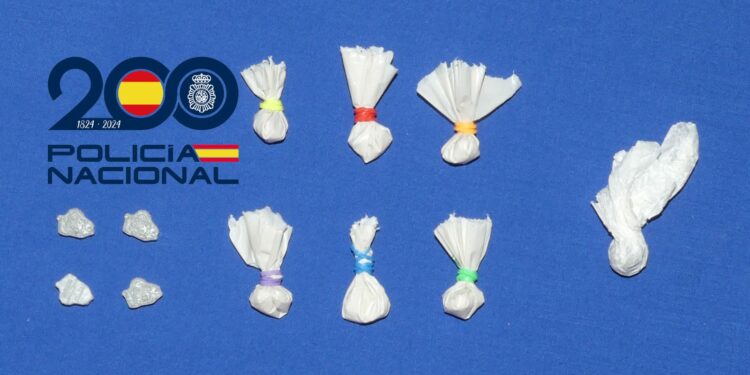 Detenido un joven de 18 años que llevaba ocho envoltorios con hachís y MDMA