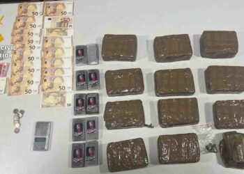 Detenido un hombre en Fuentes de Béjar que trasportaba en su coche 6,9 kilos de hachís