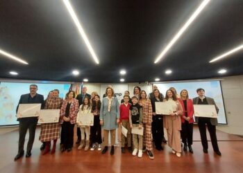 Santa Marta y Villamayor recogen los diplomas que acreditan la renovación del sello Ciudad Amiga de la Infancia