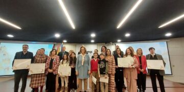 Santa Marta y Villamayor recogen los diplomas que acreditan la renovación del sello Ciudad Amiga de la Infancia