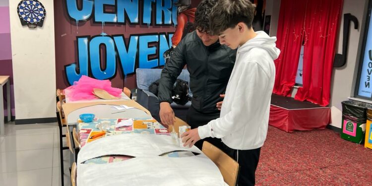 Talleres de parkour y luz negra, ruta en bici, visita cultural a Ieronimus o ‘chococharla’ por la igualdad, actividades del ocio nocturno en Carbajosa