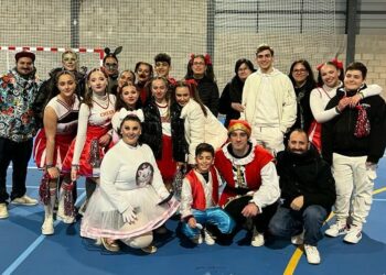La Fiesta de Carnaval de la Asociación Cultural Carbajosa reúne a más de 300 vecinos