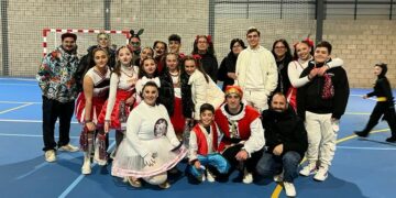 La Fiesta de Carnaval de la Asociación Cultural Carbajosa reúne a más de 300 vecinos