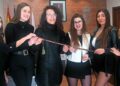 Las jóvenes mantienen viva la tradición de las Águedas en Castellanos y garantizan su continuidad al recibir el bastón de mando