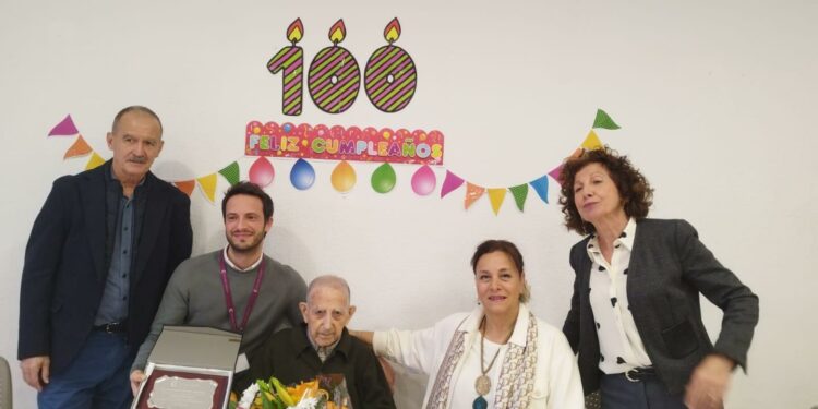 El Ayuntamiento se suma la celebración centenaria de Alejandro de Dios