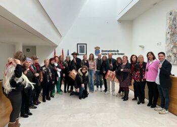 Las Águedas mantienen vivas las tradiciones y un año más reciben el bastón de mando en el Ayuntamiento