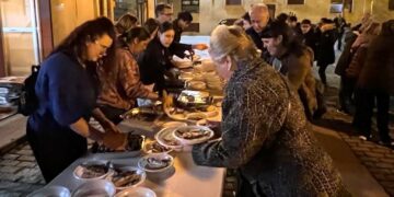 Villamayor cierra el Carnaval con la degustación de 150 kilos de sardinas asadas
