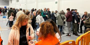 1.200 chocolates y más de 4.000 churros endulzan la despedida de la sardina y las fiestas carnavalescas en Villares