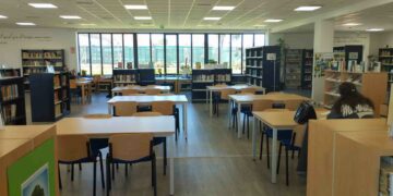 El Ayuntamiento instalará diez nuevos estores para regular la iluminación de varias zonas de la Biblioteca Municipal