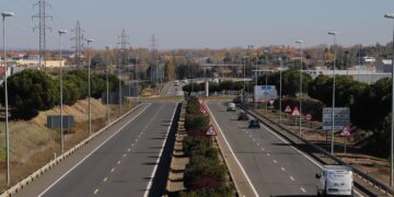 El Ayuntamiento con el apoyo de los parlamentarios populares instan al Gobierno a que informe sobre la ejecución de la pasarela peatonal entre los polígonos Montalvo I y III de Carbajosa