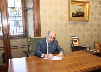 El rector en funciones, David Díez, convoca elecciones al Rectorado