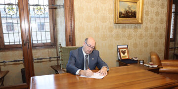 El rector en funciones, David Díez, convoca elecciones al Rectorado