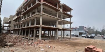 Desaparece el emblemático edificio de la antigua Editorial Anaya para convertirse en residencia de mayores