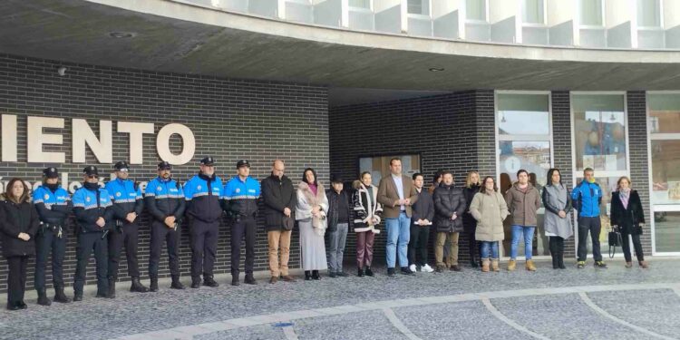 Salamanca, Santa Marta y Carbajosa se suman al minuto de silencio en recuerdo de las víctimas y familiares del 11M