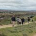 Los vecinos de Cabrerizos disfrutan del paisaje en el paseo por la Ruta de la Cornisa