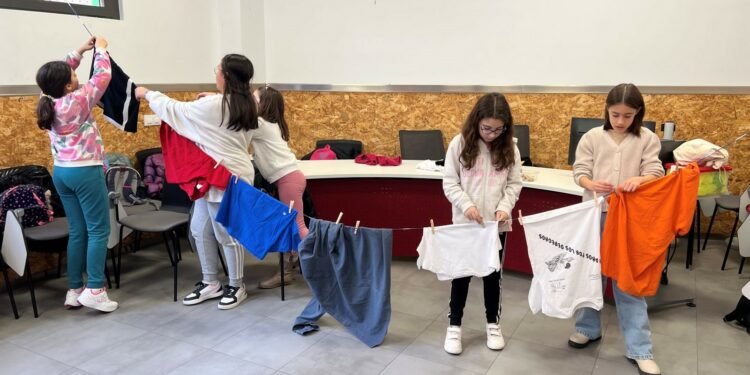 Los niños de Carbajosa defienden la igualdad a través de la corresponsabilidad de tareas en el hogar